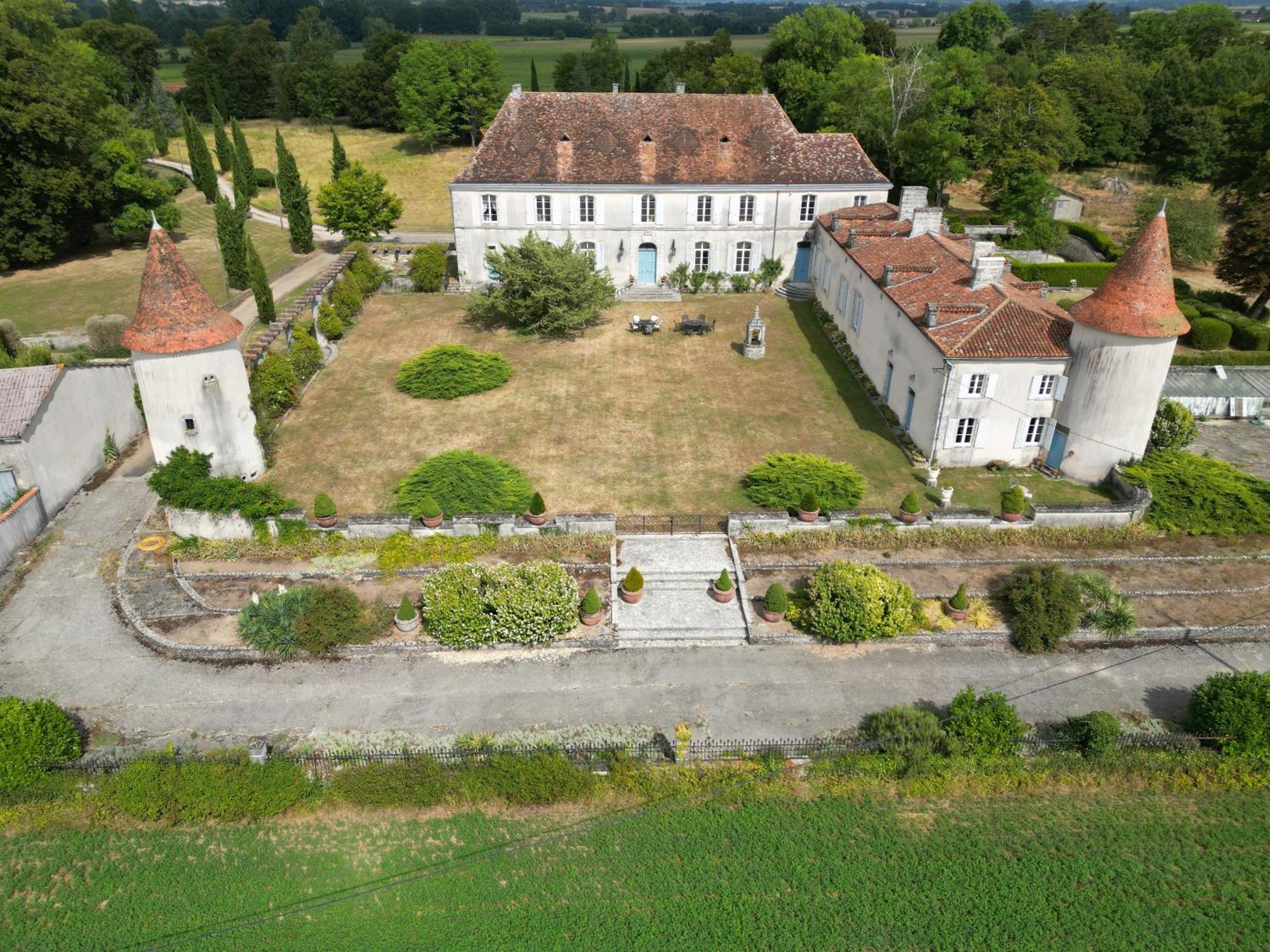 Chateau Du Bourbet Cherval Eksteriør bilde